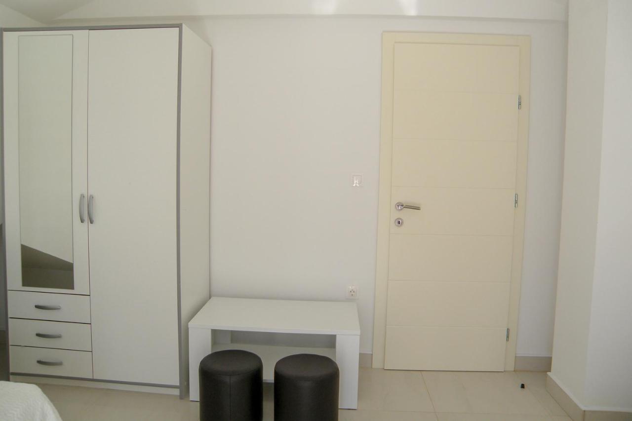 Lada apartmani Novalja Bagian luar foto