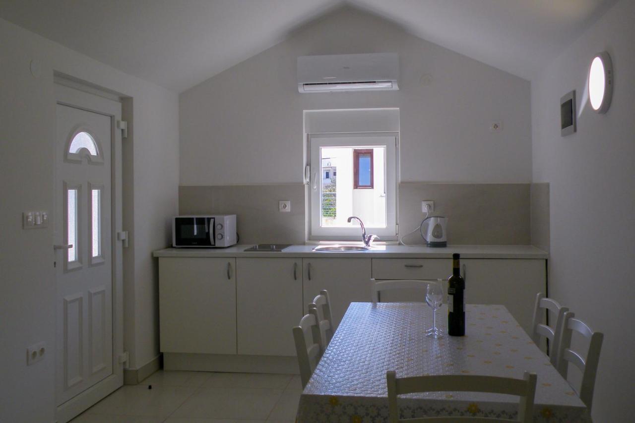 Lada apartmani Novalja Bagian luar foto