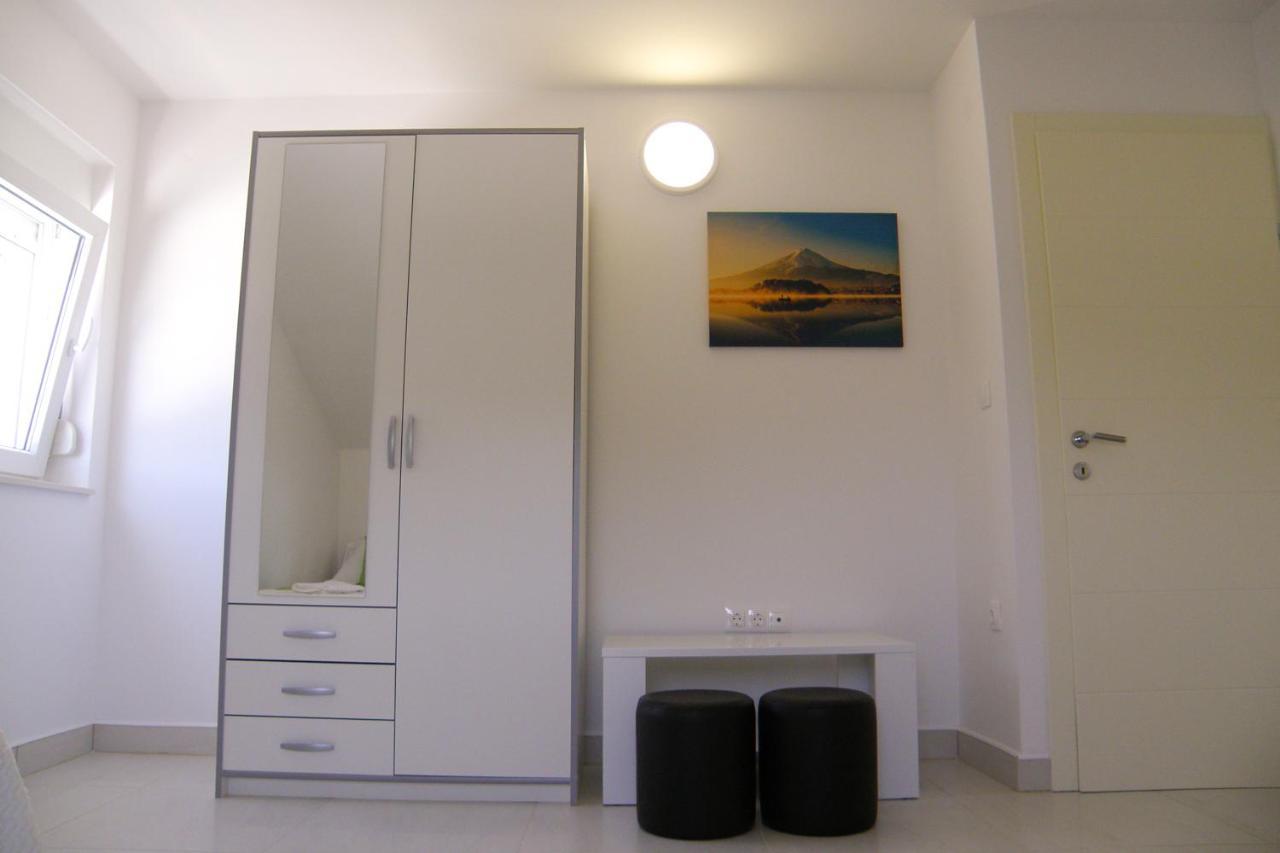 Lada apartmani Novalja Bagian luar foto