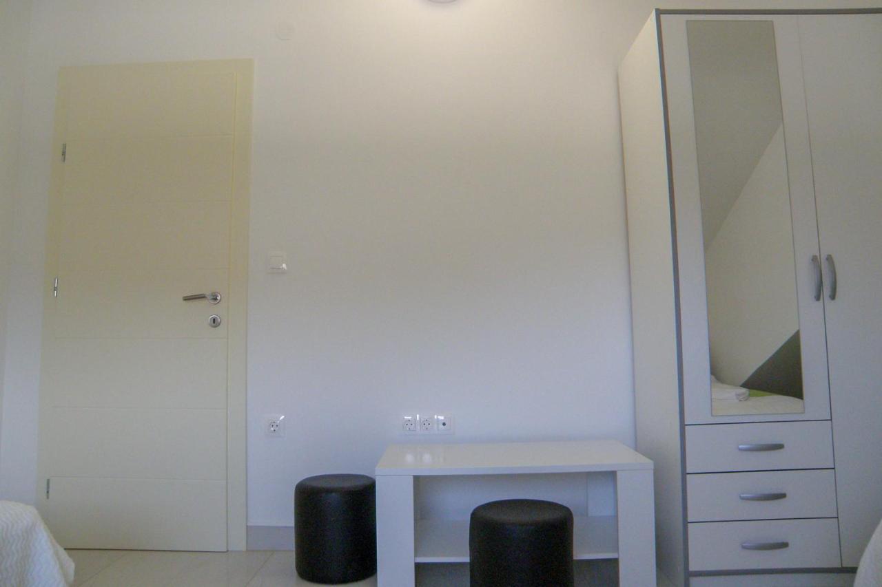 Lada apartmani Novalja Bagian luar foto