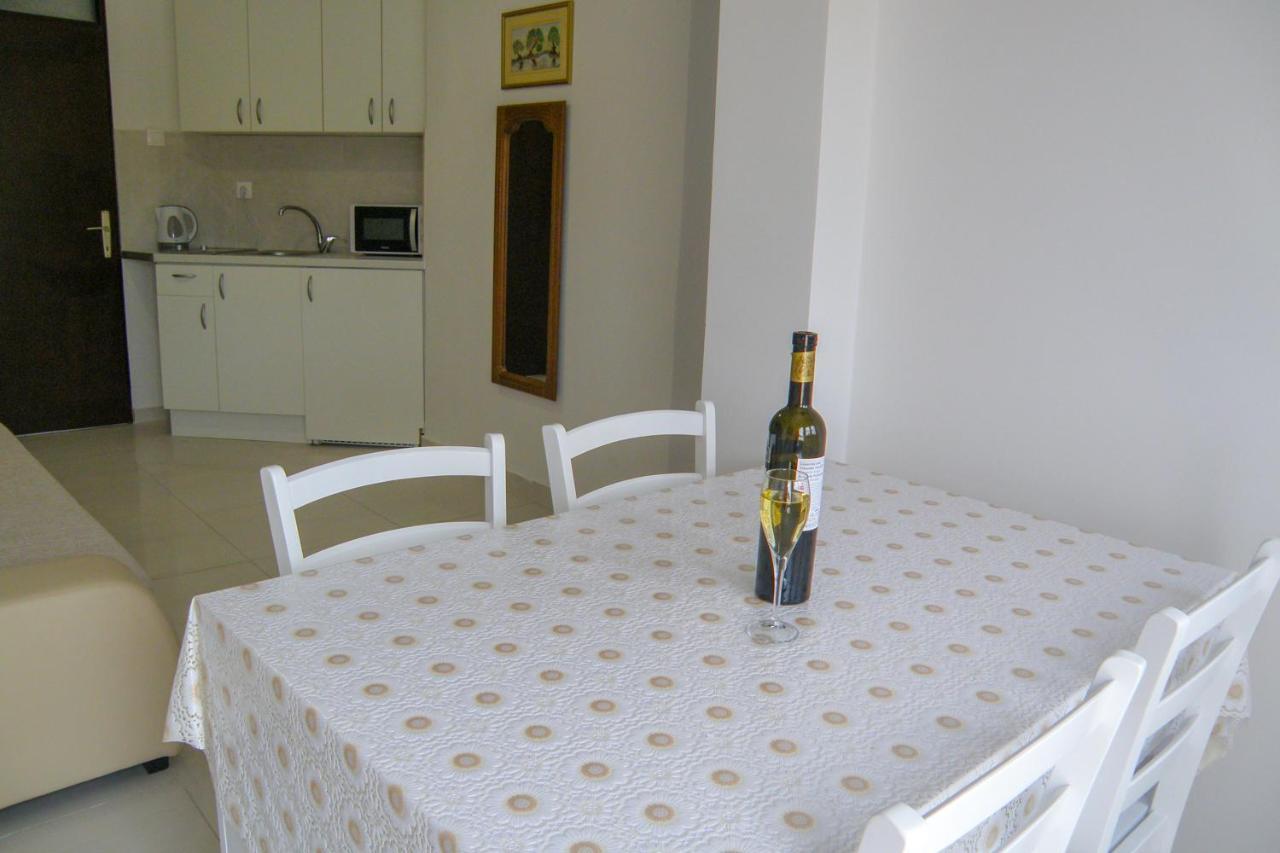 Lada apartmani Novalja Bagian luar foto