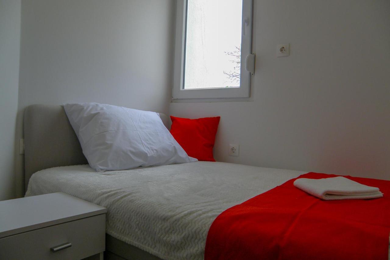 Lada apartmani Novalja Bagian luar foto